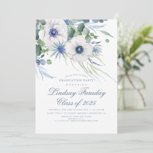 ほこりっぽいブルーフローラの緑のエレガント卒業式 招待状 (スタンド正面)