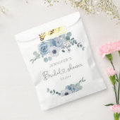 ほこりっぽいブルーフローラブライダルシャワー フェイバーバッグ (封をした状態)