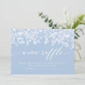 ほこりっぽいブルーフローラワインラッフルブライダルシャワーゲーム 招待状 (スタンド正面)