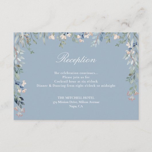 ほこりっぽいブルーフローラ緑のウェディングレセプション エンクロージャーカード (正面)