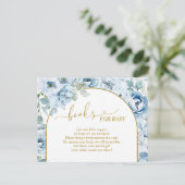 ほこりっぽいブルーフローラ赤ちゃんシャワーベビー本 インビテーションポストカード (スタンド正面)