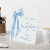 ほこりっぽいブルーボウここにパンティをドロップするゲームサイン 台座サイン (インサイチュ)