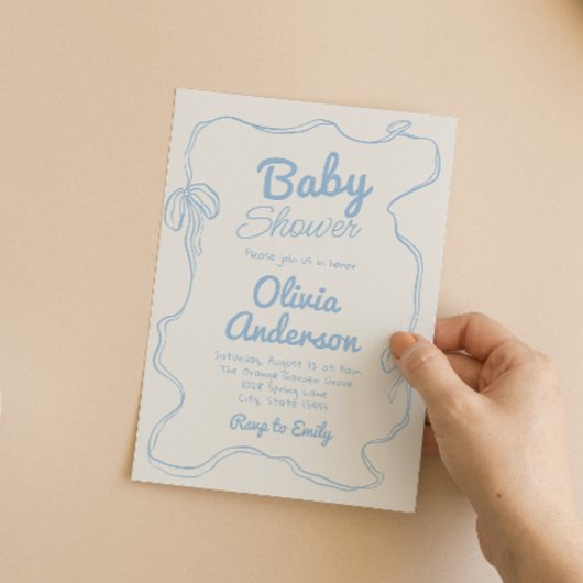 ほこりっぽいブルーボウハンドドローボーイコケット赤ちゃんシャワー 招待状