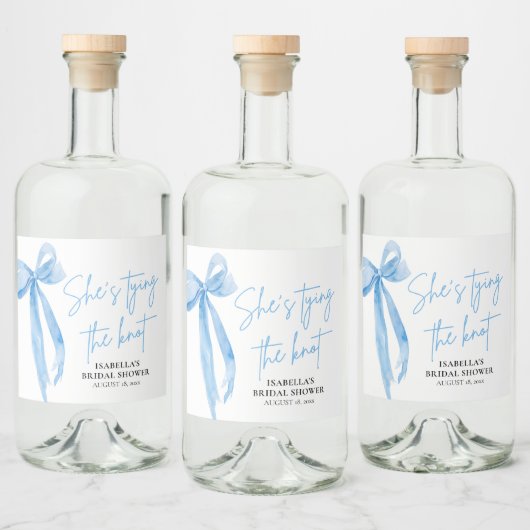 ほこりっぽいブルーボウ結び目ブライダルシャワー リキュールボトルラベル (ボトル)