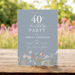 ほこりっぽいブルーワイルドフラワーフローラ40th誕生日 招待状<br><div class="desc">庭祝フローラ書道40歳の誕生日の招待とスタイルで、マイルストーンのイベントに最適。フローラ鮮やかデザインと書エレガント道を取り揃え、お客様のお祝いにお洒落より洗練されたトーンを設定。緑豊かな庭園のテーマは、自然美しいと優雅なタイポグラフィを融合し、時代を超越した魅力的な外観を作り出す。屋外や庭をテーマにした集まりに最適で、この特別な機会の喜びを美しく捉え、40歳の誕生日の祭りに参加するゲストを楽しませる。</div>