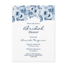 ほこりっぽいブルー花模様白いブライダルシャワー招待状