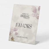 ほこりっぽいミュート赤面ピンクフローラブライダルシャワーの好意 台座サイン (正面)