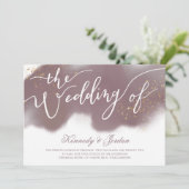 ほこりっぽいモダンバラピンクと金ゴールドスクリプ結婚ト 招待状 (スタンド正面)