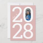 ほこりっぽいモダンピンクのクラス年の卒業写真 案内状 (正面)