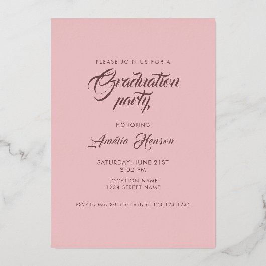 ほこりっぽい素朴ピンクの卒業写真の卒業 箔招待状 (裏面)