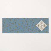 ほこりっぽい素朴ブルー葉ブラウンモノグラムのズ ヨガマット (正面(横))