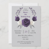 ほこりっぽい紫と白のフローラリース灰色の誕生日 招待状 (正面)