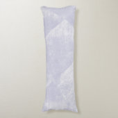 ほこりっぽい紫の幾何ミニマル的インクテクスチャ ボディピロー (正面縦)