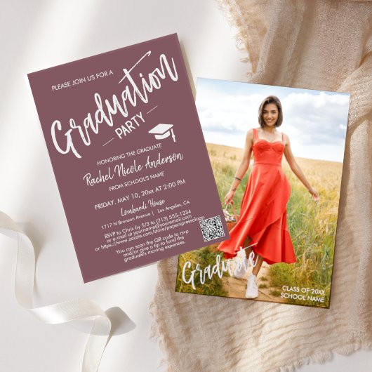 ほこりっぽい紫のQRコードの卒業 招待状