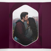 ほこりっぽい紫色の水色フローラフォトプラム結婚ズ 三つ折り招待状 (内部中)