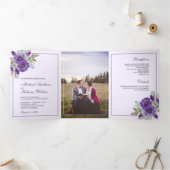 ほこりっぽい紫色の水色フローラ写真結婚の写真 三つ折り招待状 (内部)