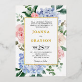 ほこりっぽい青いアジサイのパステル結婚ピンクのバラの 箔招待状 (正面)