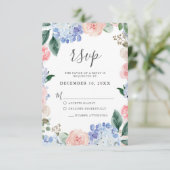 ほこりっぽい青いアジサイのパステル結婚ピンクのバラ 出欠カード (スタンド正面)