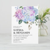 ほこりっぽい青いアジサイのパステル結婚ピンクのバラ 招待状 (スタンド正面)