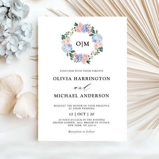 ほこりっぽい青いアジサイのパステル結婚ピンクのバラ 招待状