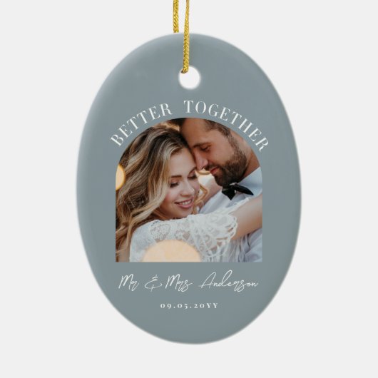 ほこりっぽい青いアーチ結婚写真のギフトホームデコール セラミックオーナメント (裏面)