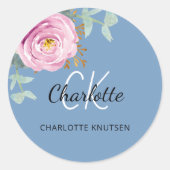 ほこりっぽい青いピンクの花のユーカリのお礼 ラウンドシール (正面)