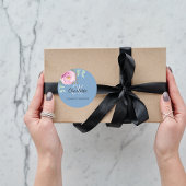 ほこりっぽい青いピンクの花のユーカリのお礼 ラウンドシール