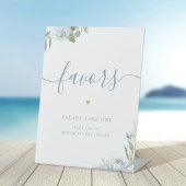 ほこりっぽい青いフローラの結婚式の引き出物を1つ取って 台座サイン