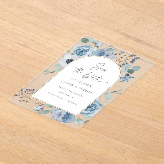 ほこりっぽい青いフローラ金ゴールドアーチ日付を保存 アクリル招待状 (レイダウン)