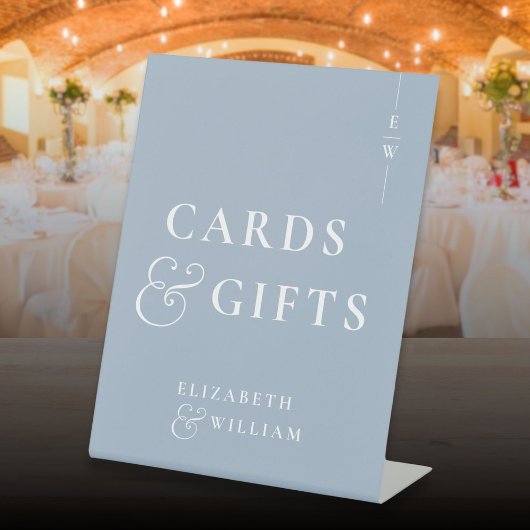 ほこりっぽい青いモノグラムカードとギフト 台座サイン