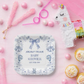 ほこりっぽい青いヴィンテージクマのおもちゃ赤ちゃんシャワー ペーパープレート (パーティー)