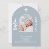 ほこりっぽい青い写真のアーチスクリプトBaptism 招待状 (正面)