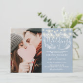 ほこりっぽい青い文字列ライトフローラ結婚写真 招待状 (スタンド正面)