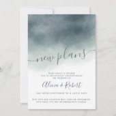 ほこりっぽい青い水彩オンブル延期された新しい計画 招待状 (正面)