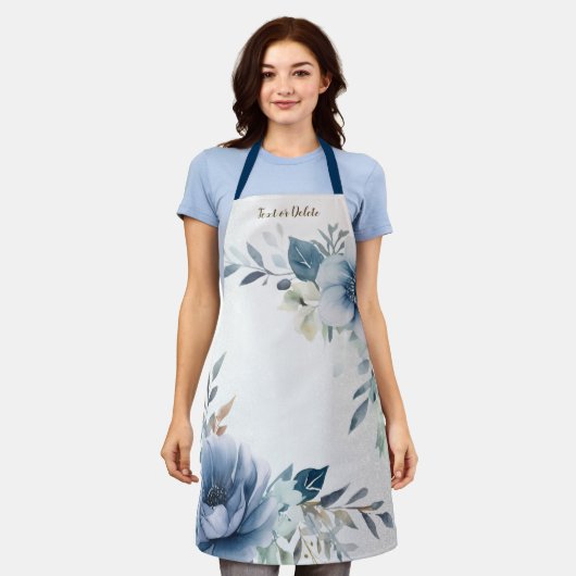 ほこりっぽい青い水色の花シルバーエレガント エプロン (着用した状態)