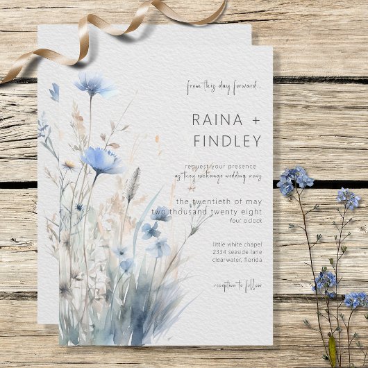 ほこりっぽい青い牧草地の野モダン花 招待状