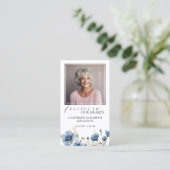 ほこりっぽい青い白いフローラ写真記念祈りの言葉カード 名刺 (スタンド正面)