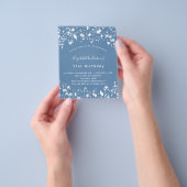 ほこりっぽい青い白い星の予算の誕生日の招待 チラシ (手)