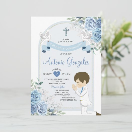 ほこりっぽい青い花の男の子最初の神聖な聖餐式 招待状 (スタンド正面)