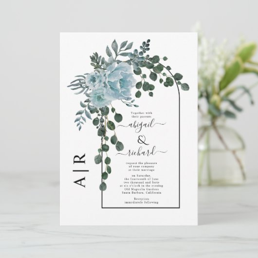 ほこりっぽい青い花アーチとモノグラム結婚ズ 招待状 (スタンド正面)