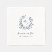 ほこりっぽい青い葉のクレストモノグラム結婚のロゴ スタンダードカクテルナプキン (正面)