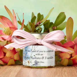 ほこりっぽい青い野草