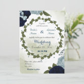ほこりっぽい青と海軍の花の緑のリース結婚の 招待状 (スタンド正面)