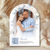 ほこりっぽい青と白のフローラフォトブライダルシャワー 招待状