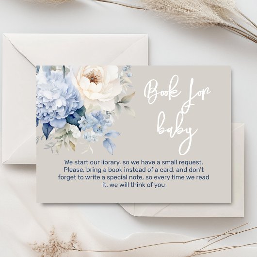 ほこりっぽい青と白のフローラベビーシャワーカード エンクロージャーカード