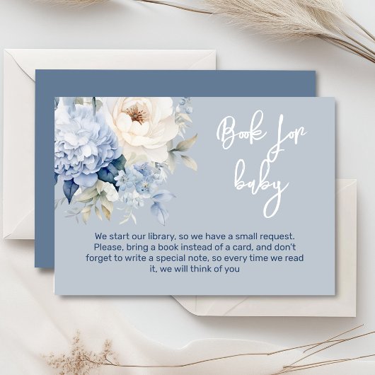 ほこりっぽい青と白のフローラベビーシャワーカード エンクロージャーカード