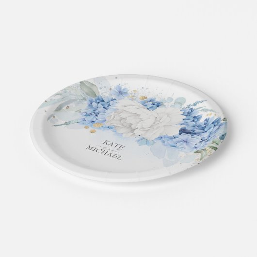 ほこりっぽい青と白のフローラ エレガント ペーパープレート (アングル)