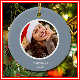 ほこりっぽい青と白のモダンイニシャルモノグラム写真 セラミックオーナメント