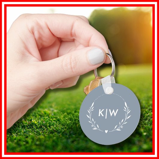 ほこりっぽい青と白 | イニシャルモダンモノグラム キーホルダー