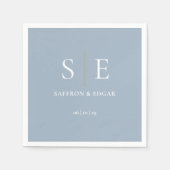 ほこりっぽい青と金ゴールドモノグラム結婚ズ スタンダードカクテルナプキン (正面)